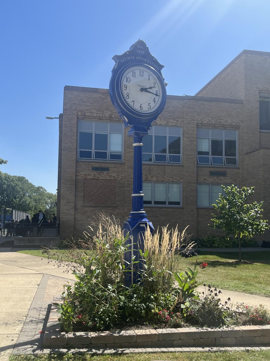 The Taft Alumni Association Clock located outside of Door 1.