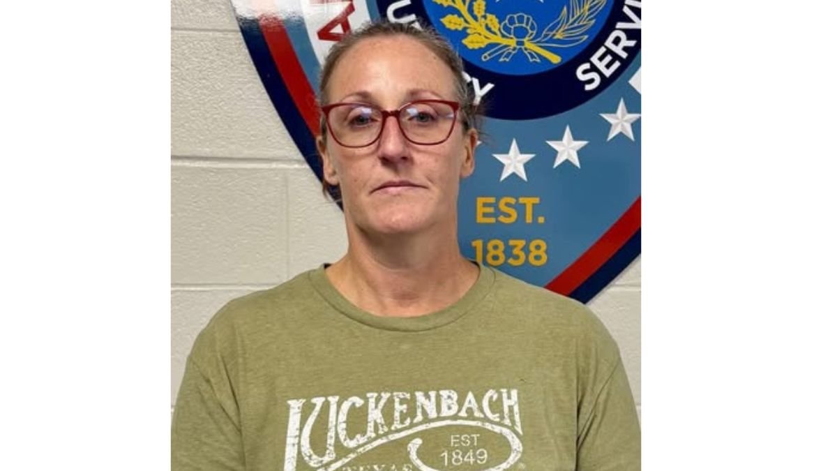 Authorities allege that Hanks engaged in an improper relationship with a 16‑year‑old student at the Juvenile Justice Alternative Education Program (JJAEP).